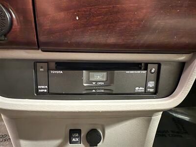 2013 Toyota Sienna Limited 7-Passenger - Photo 25 - Grand Rapids, MI 49504