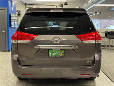 2013 Toyota Sienna Limited 7-Passenger - Photo 6 - Grand Rapids, MI 49504
