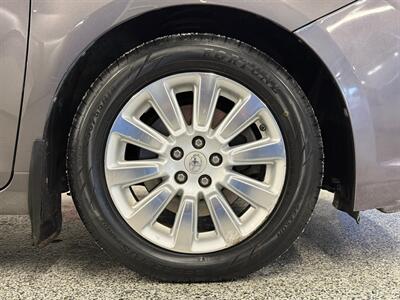 2013 Toyota Sienna Limited 7-Passenger - Photo 9 - Grand Rapids, MI 49504