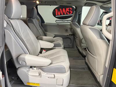 2013 Toyota Sienna Limited 7-Passenger - Photo 15 - Grand Rapids, MI 49504