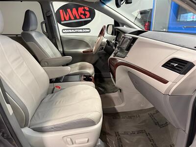 2013 Toyota Sienna Limited 7-Passenger - Photo 14 - Grand Rapids, MI 49504