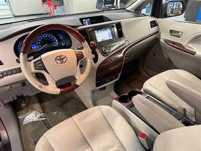2013 Toyota Sienna Limited 7-Passenger - Photo 33 - Grand Rapids, MI 49504