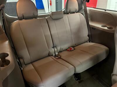 2013 Toyota Sienna Limited 7-Passenger - Photo 16 - Grand Rapids, MI 49504
