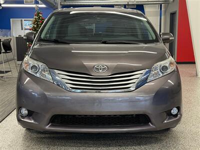 2013 Toyota Sienna Limited 7-Passenger - Photo 2 - Grand Rapids, MI 49504