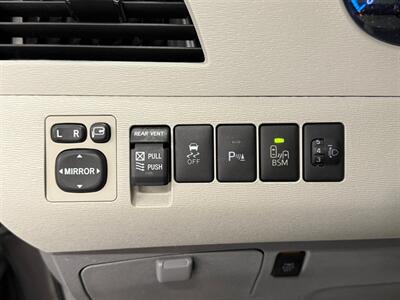 2013 Toyota Sienna Limited 7-Passenger - Photo 20 - Grand Rapids, MI 49504