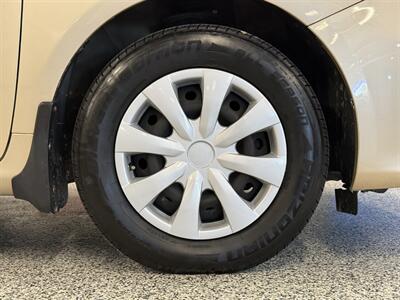 2011 Toyota Corolla LE   - Photo 11 - Grand Rapids, MI 49504