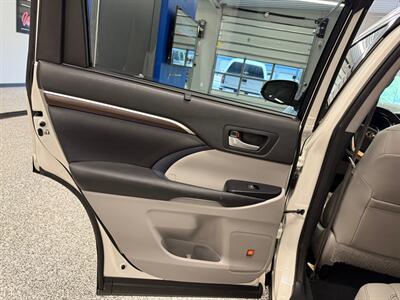 2015 Toyota Highlander Limited   - Photo 18 - Grand Rapids, MI 49504