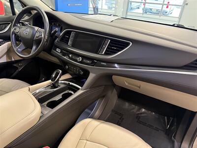 2018 Buick Enclave Essence   - Photo 11 - Grand Rapids, MI 49504