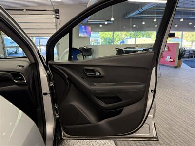 2017 Chevrolet Trax LT - Photo 19 - Grand Rapids, MI 49504