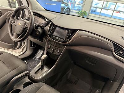 2017 Chevrolet Trax LT - Photo 17 - Grand Rapids, MI 49504