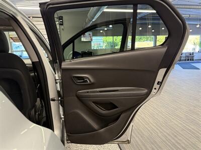 2017 Chevrolet Trax LT - Photo 20 - Grand Rapids, MI 49504