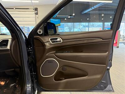 2019 Jeep Grand Cherokee Summit   - Photo 12 - Grand Rapids, MI 49504
