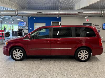 2016 Chrysler Town and Country Touring   - Photo 4 - Grand Rapids, MI 49504