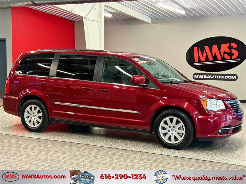 2016 Chrysler Town and Country Touring - Photo 1 - Grand Rapids, MI 49504