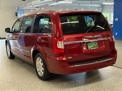 2016 Chrysler Town and Country Touring   - Photo 5 - Grand Rapids, MI 49504