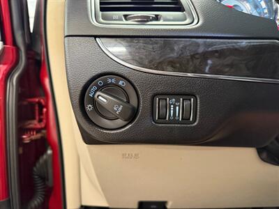2016 Chrysler Town and Country Touring   - Photo 21 - Grand Rapids, MI 49504