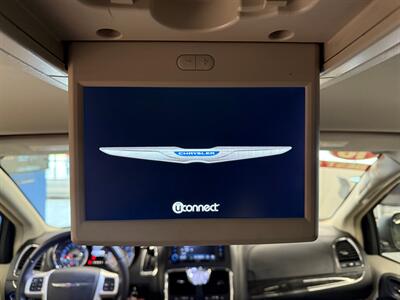 2016 Chrysler Town and Country Touring   - Photo 31 - Grand Rapids, MI 49504