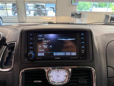 2016 Chrysler Town and Country Touring   - Photo 26 - Grand Rapids, MI 49504