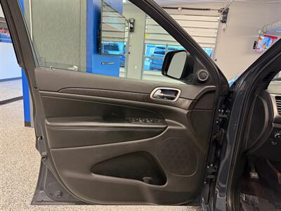 2017 Jeep Grand Cherokee Laredo   - Photo 17 - Grand Rapids, MI 49504