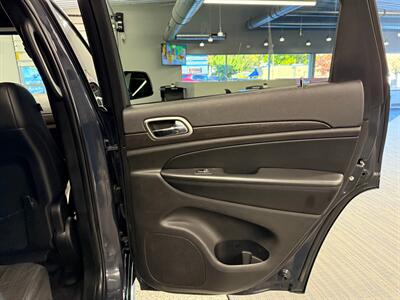 2017 Jeep Grand Cherokee Laredo   - Photo 10 - Grand Rapids, MI 49504