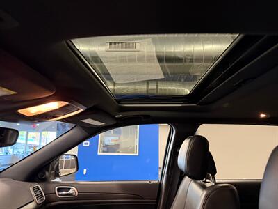 2017 Jeep Grand Cherokee Laredo   - Photo 18 - Grand Rapids, MI 49504