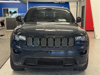 2017 Jeep Grand Cherokee Laredo   - Photo 2 - Grand Rapids, MI 49504