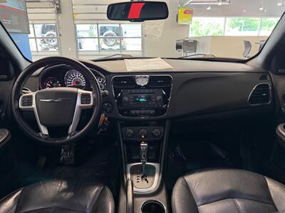 2013 Chrysler 200 Limited   - Photo 24 - Grand Rapids, MI 49504