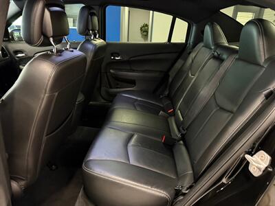 2013 Chrysler 200 Limited   - Photo 15 - Grand Rapids, MI 49504