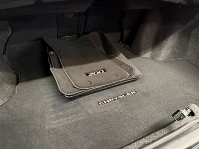 2013 Chrysler 200 Limited   - Photo 13 - Grand Rapids, MI 49504