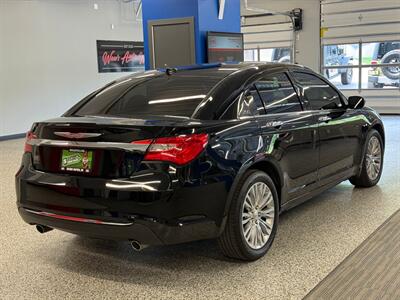 2013 Chrysler 200 Limited   - Photo 7 - Grand Rapids, MI 49504