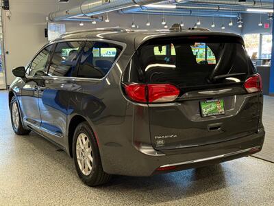2020 Chrysler Pacifica Touring L   - Photo 6 - Grand Rapids, MI 49504