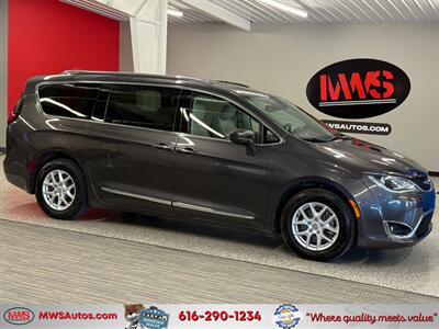 2020 Chrysler Pacifica Touring L   - Photo 1 - Grand Rapids, MI 49504