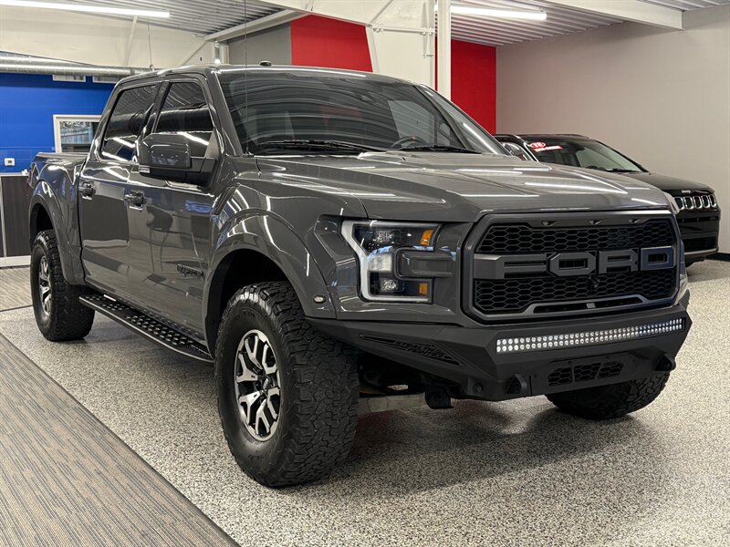 2018 Ford F-150 Raptor photo 2