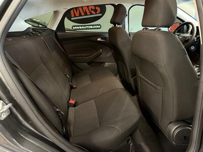 2017 Ford Focus SE   - Photo 16 - Grand Rapids, MI 49504