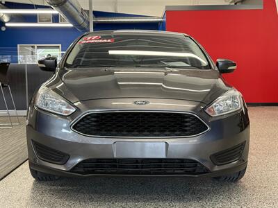 2017 Ford Focus SE   - Photo 3 - Grand Rapids, MI 49504