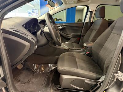 2017 Ford Focus SE   - Photo 20 - Grand Rapids, MI 49504