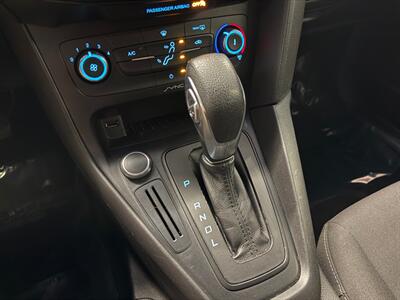 2017 Ford Focus SE   - Photo 24 - Grand Rapids, MI 49504