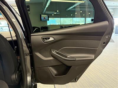2017 Ford Focus SE   - Photo 17 - Grand Rapids, MI 49504