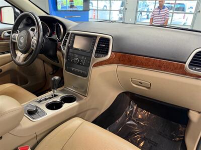 2013 Jeep Grand Cherokee Limited   - Photo 10 - Grand Rapids, MI 49504