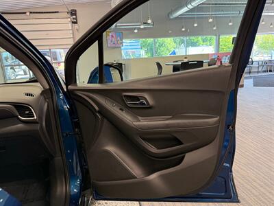 2019 Chevrolet Trax LT   - Photo 11 - Grand Rapids, MI 49504