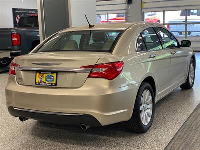 2013 Chrysler 200 Limited   - Photo 8 - Grand Rapids, MI 49504