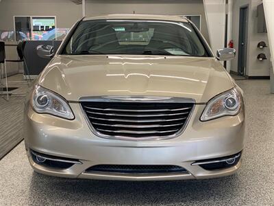 2013 Chrysler 200 Limited   - Photo 3 - Grand Rapids, MI 49504