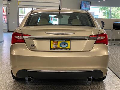 2013 Chrysler 200 Limited   - Photo 7 - Grand Rapids, MI 49504