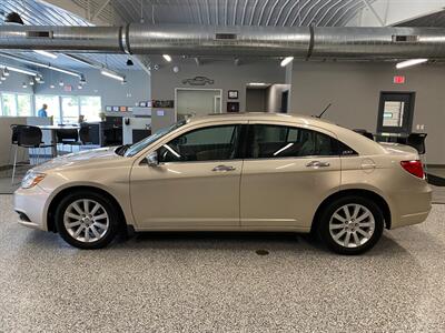 2013 Chrysler 200 Limited   - Photo 5 - Grand Rapids, MI 49504