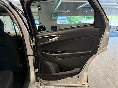 2016 Ford Edge SEL   - Photo 13 - Grand Rapids, MI 49504