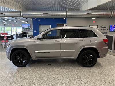 2015 Jeep Grand Cherokee Laredo   - Photo 5 - Grand Rapids, MI 49504