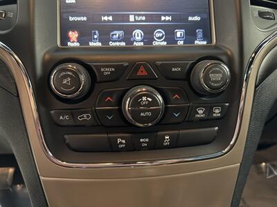 2015 Jeep Grand Cherokee Laredo   - Photo 30 - Grand Rapids, MI 49504