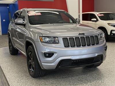 2015 Jeep Grand Cherokee Laredo   - Photo 2 - Grand Rapids, MI 49504