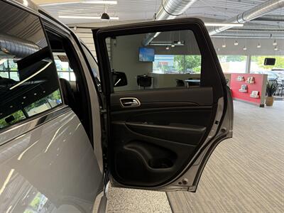 2015 Jeep Grand Cherokee Laredo   - Photo 15 - Grand Rapids, MI 49504