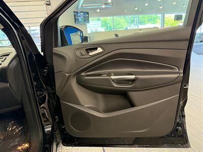 2019 Ford Escape SEL   - Photo 11 - Grand Rapids, MI 49504